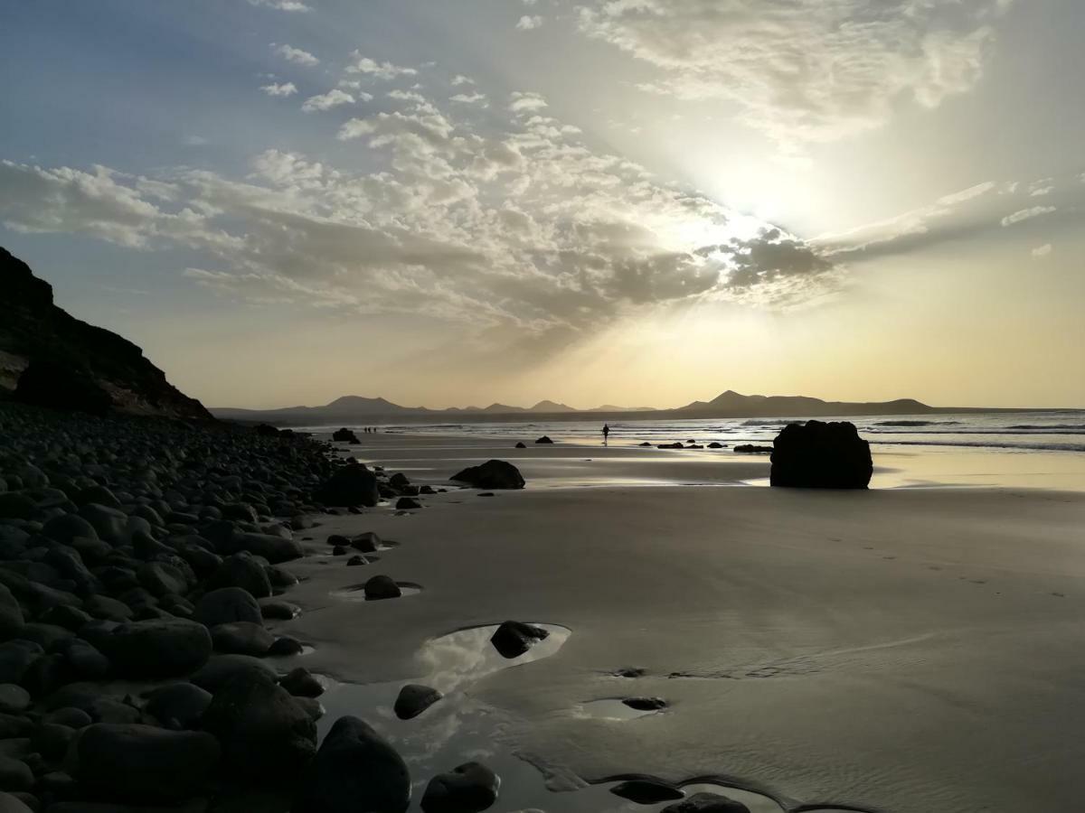 El Charquito Apartment Famara Bagian luar foto