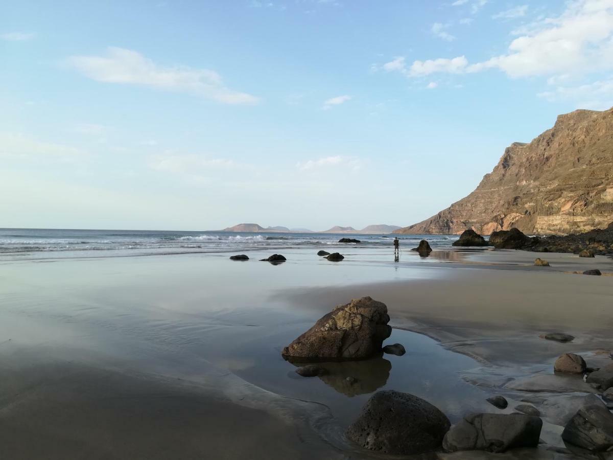 El Charquito Apartment Famara Bagian luar foto